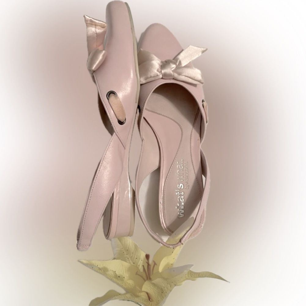Adorable! What’s What by Aerosoles “Stop N Bow” pink shoes!